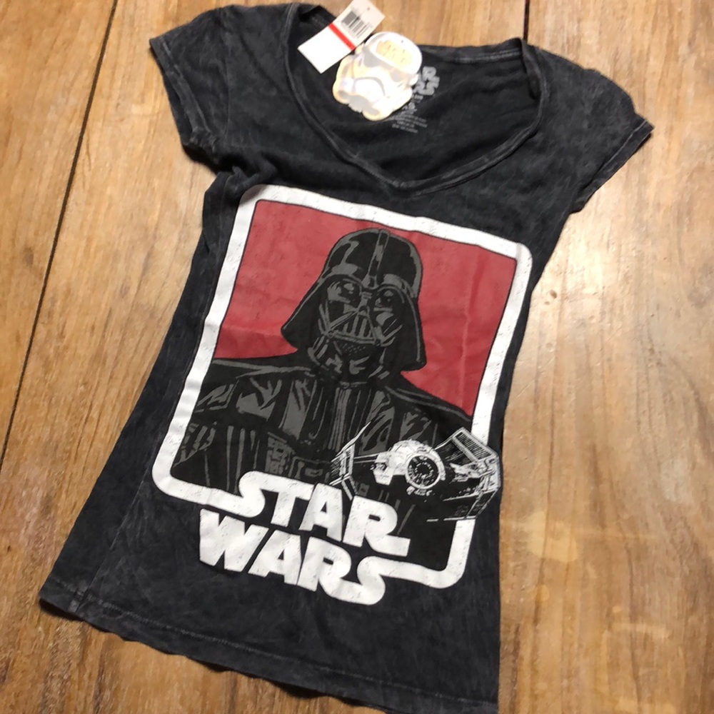 3/$12 NWT Star Wars v-neck